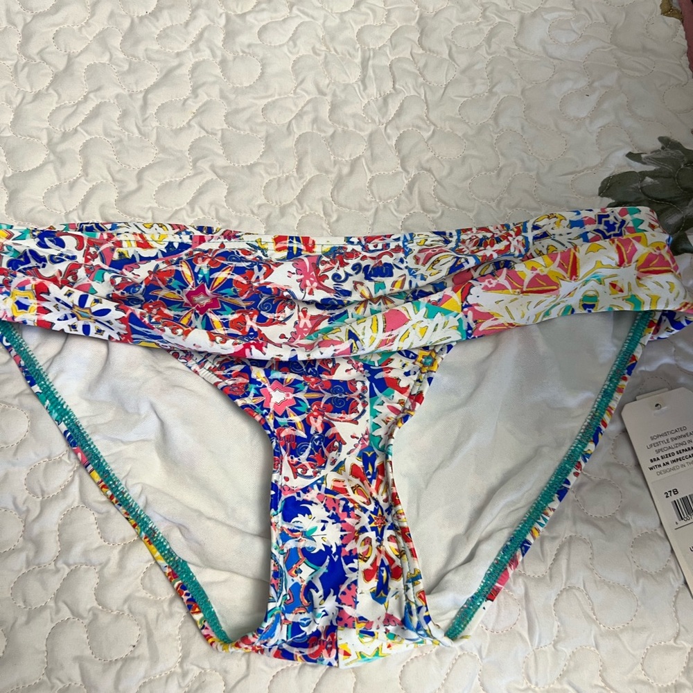 Mambo bikini sz large NWT